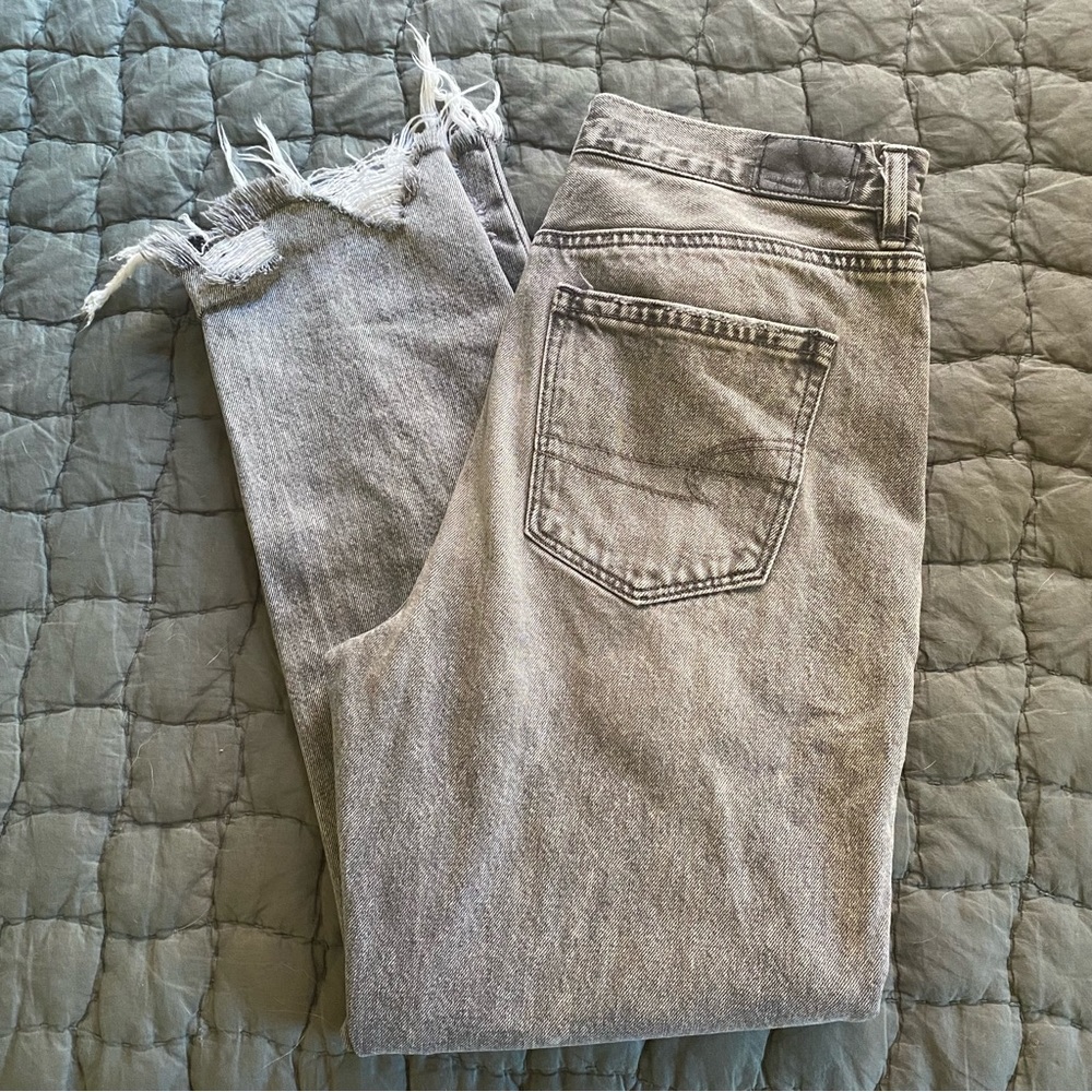 Distressed Mom Jean